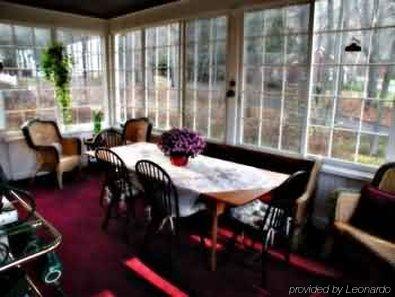 Green Apple Inn Cooperstown Restaurant photo